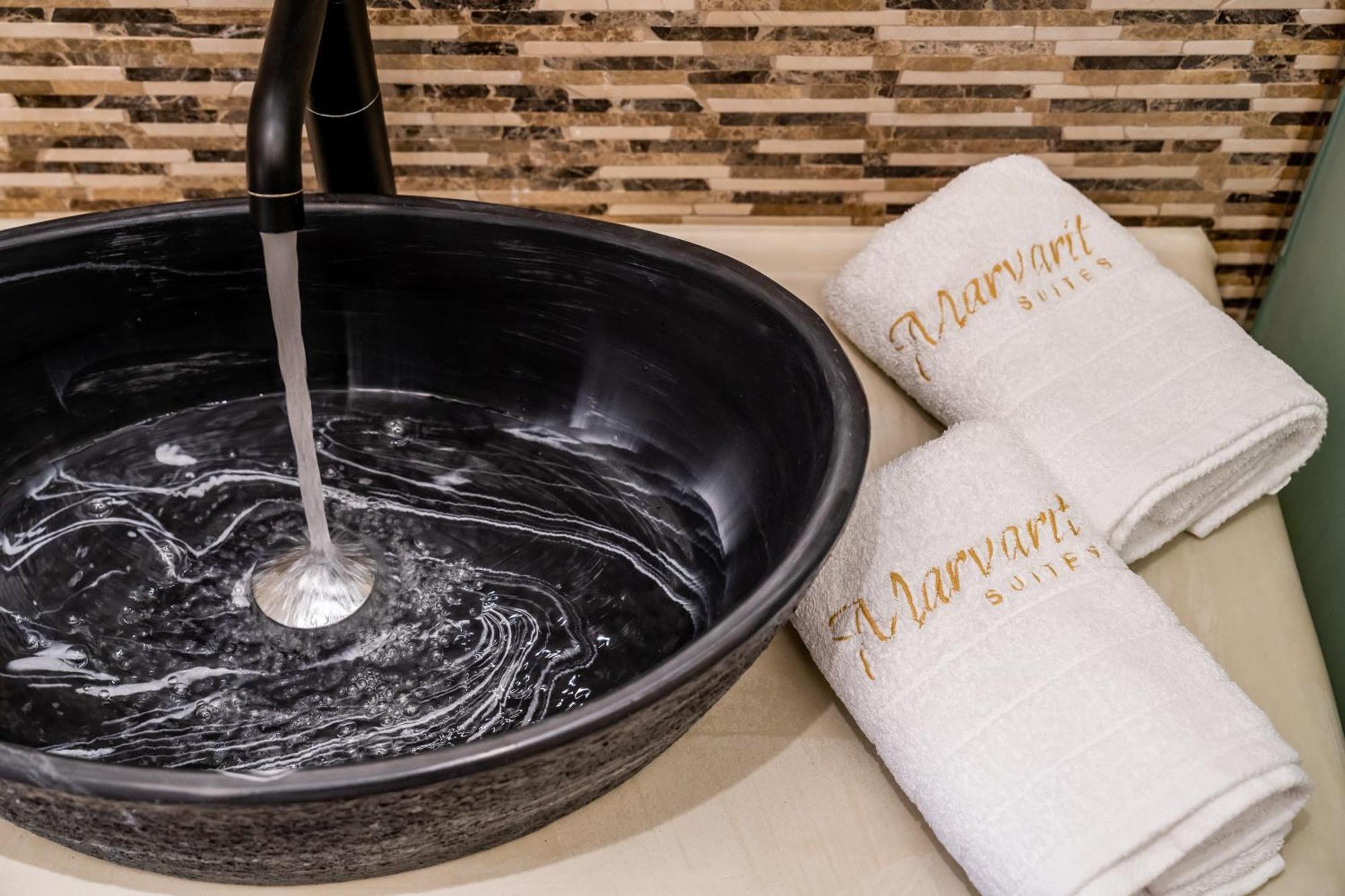 Marvarit Suites Mesaria Quarto foto